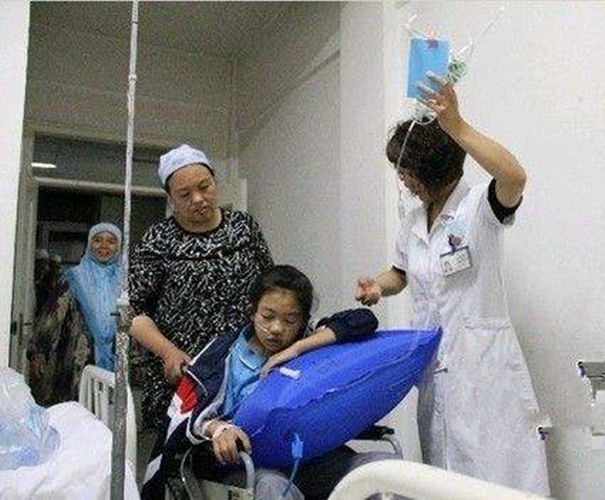 汙染導致學生痢疾的