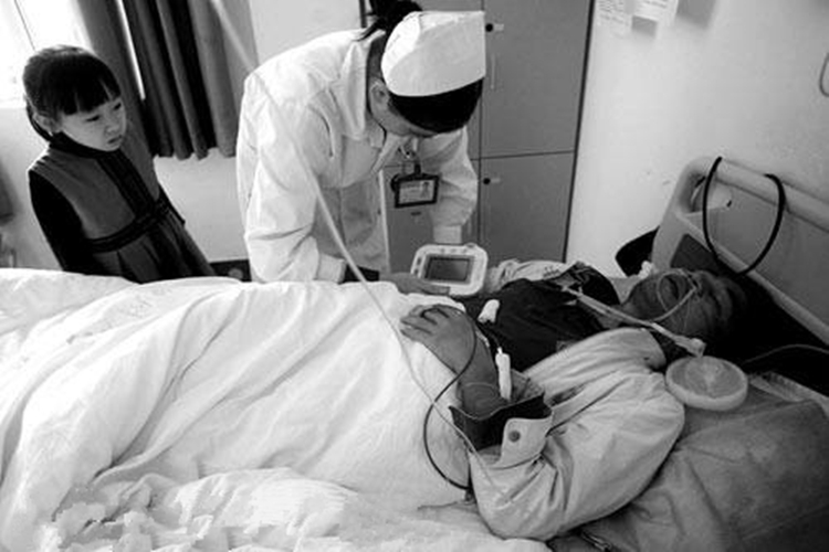 中年男子患痢疾的