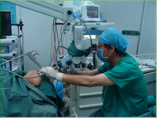 下支撐喉鏡聲帶息肉切除