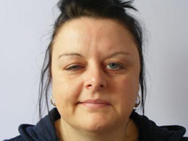 歐洲女性面肌痙攣