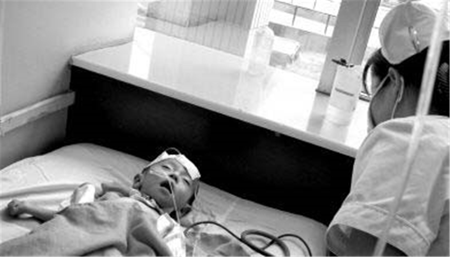 先天性喉喘鳴住院