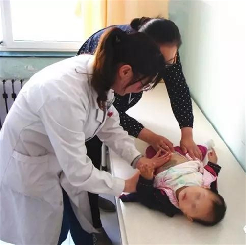 中藥透皮技術治療幼兒慢性支氣管炎