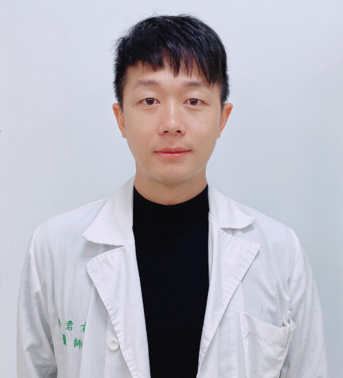 李君右