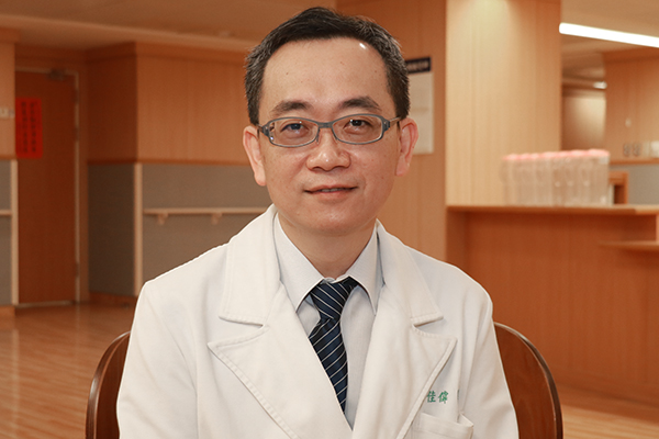 方佳偉